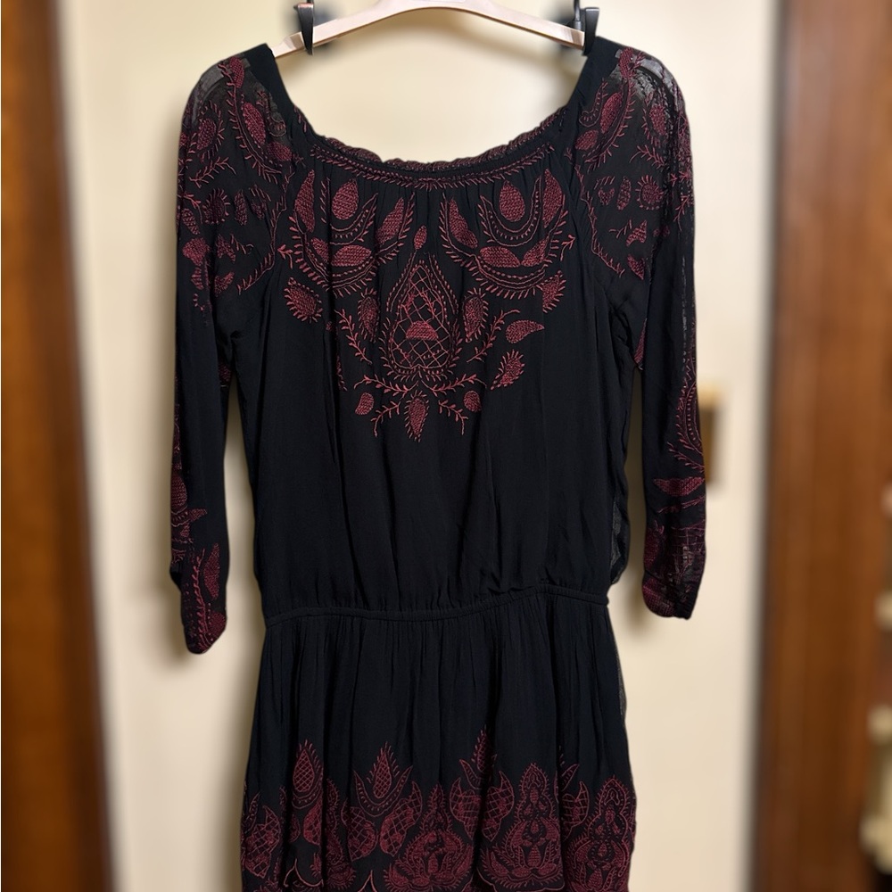 Elegant Off-Shoulder Black and Red Dress - Picture 5 of 7